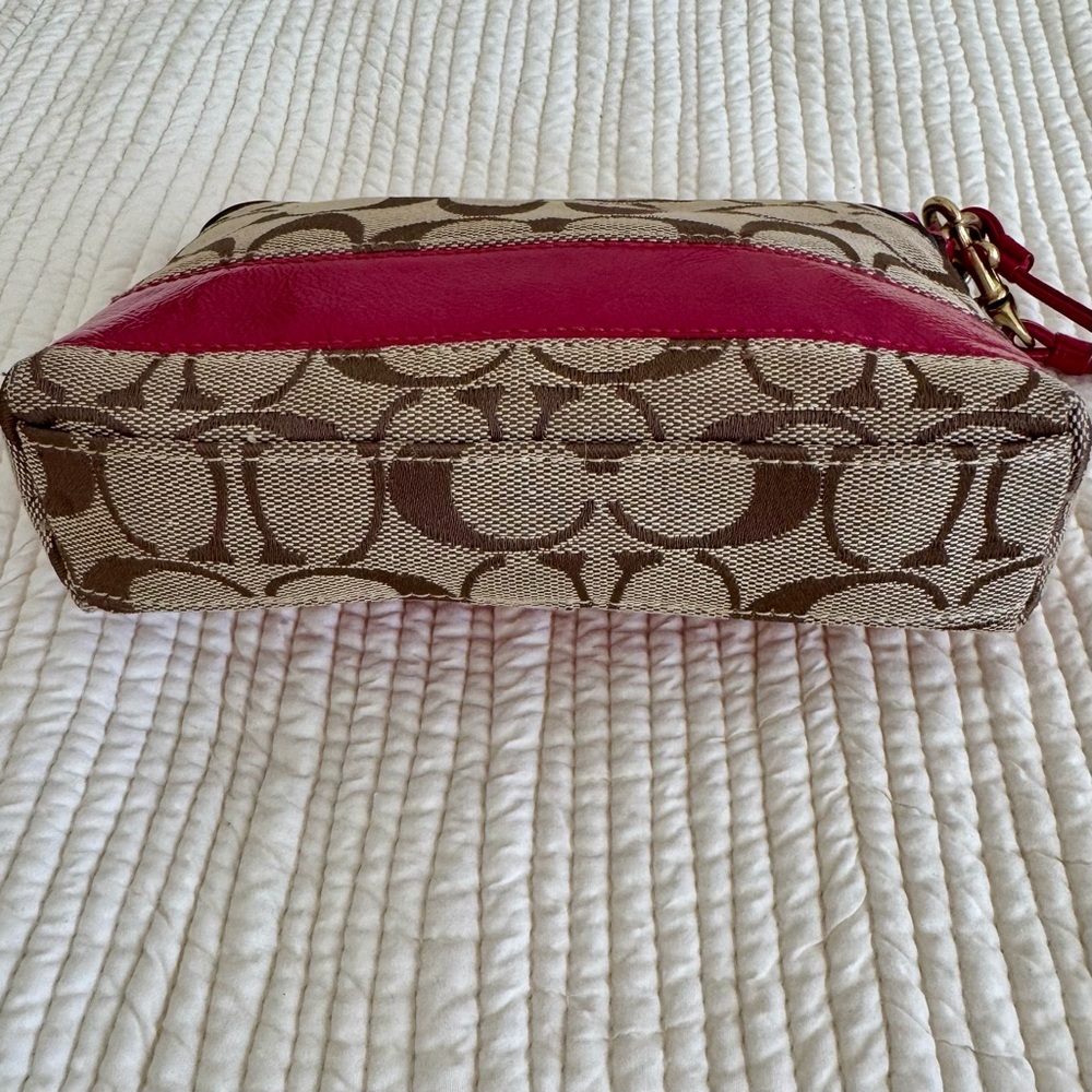 Coach Legacy Signature C Canvas and Pink Leather Wristlet 2008 Style 41756 - Picture 5 of 16